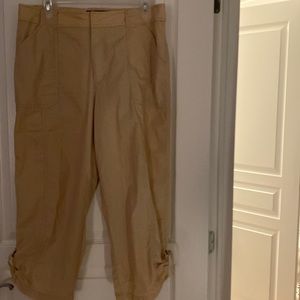 Beige utility pants (3/4 long)
